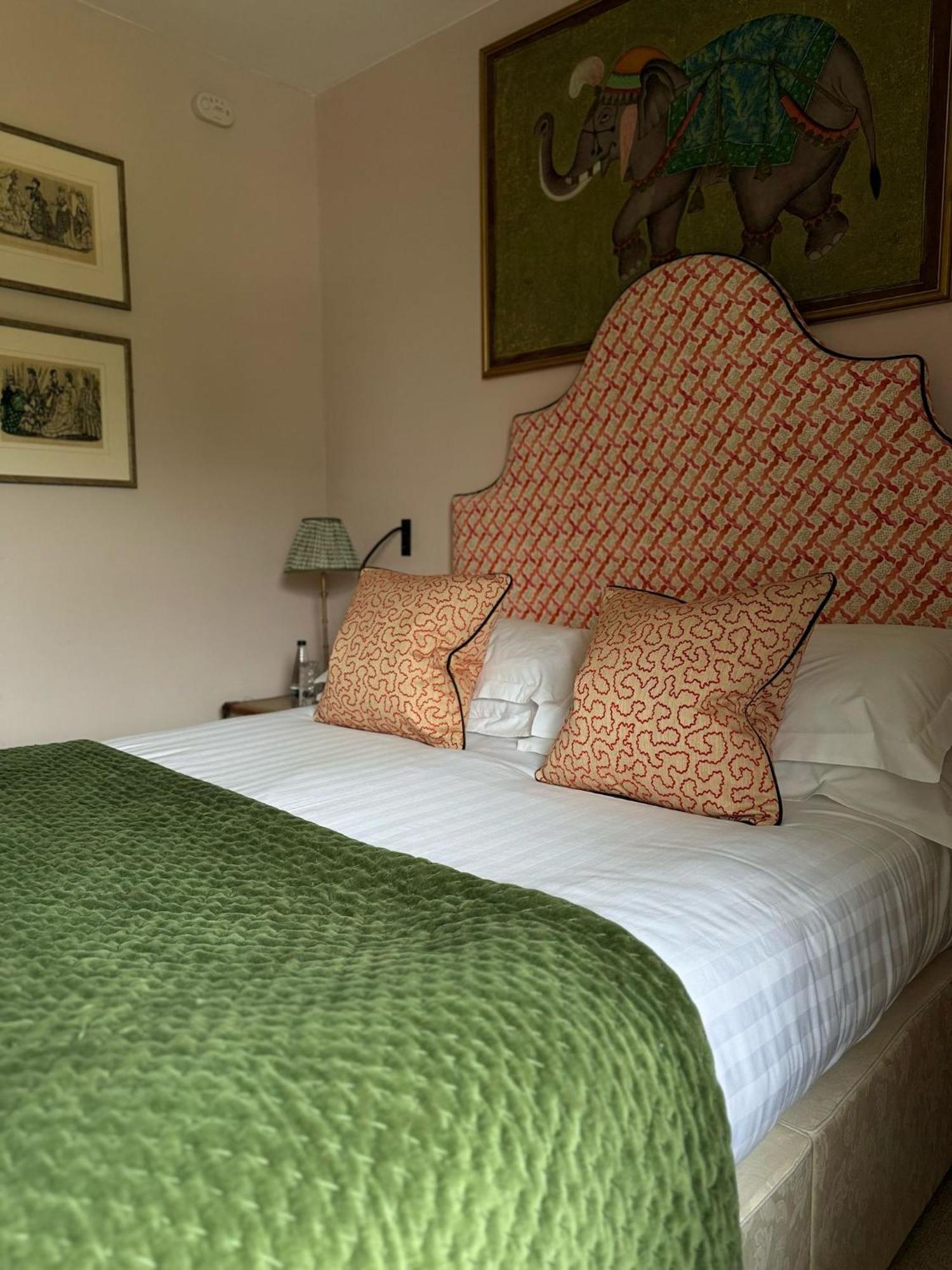 Hotel The King'S Head Holt  Esterno foto