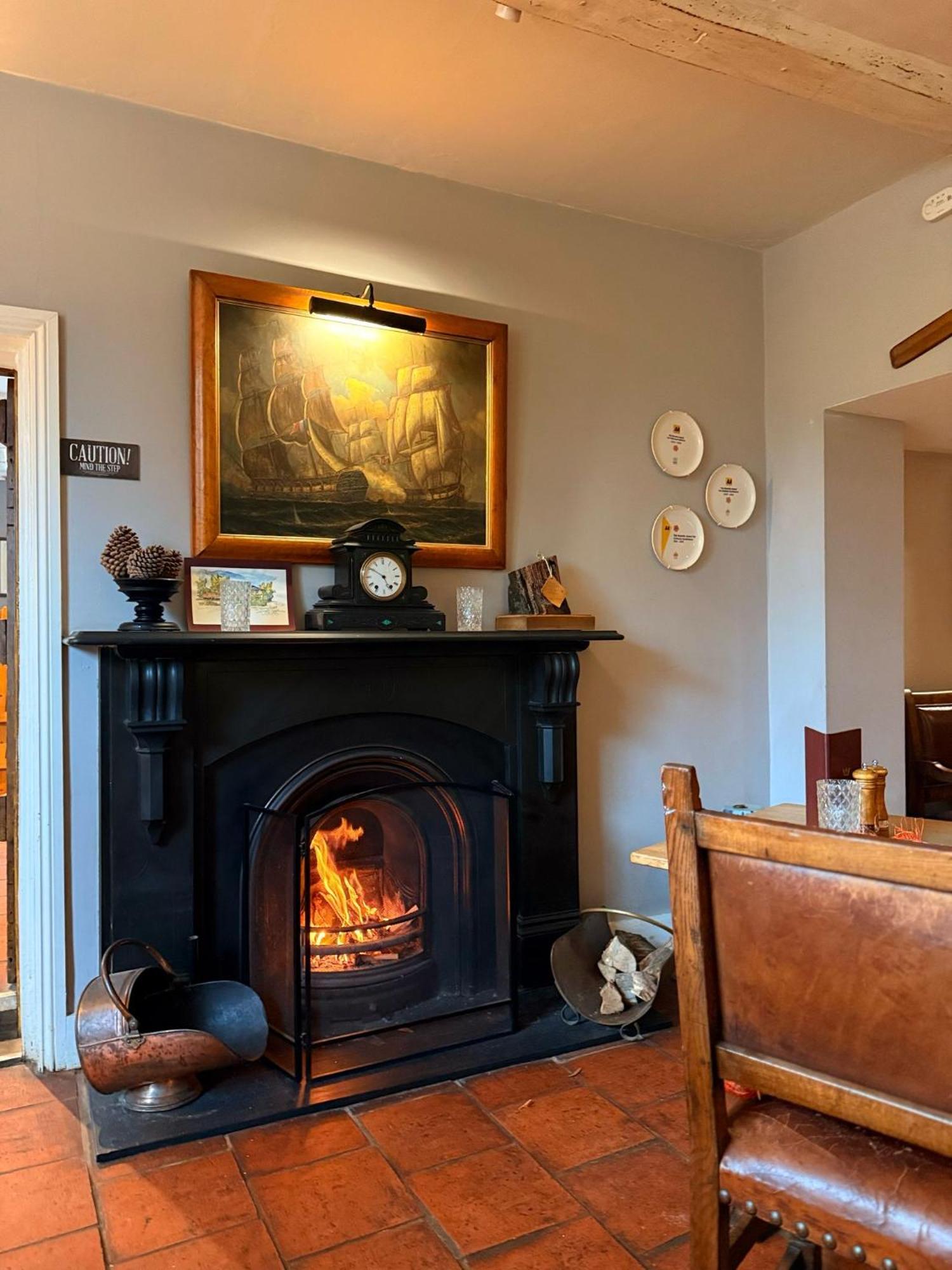 Hotel The King'S Head Holt  Esterno foto